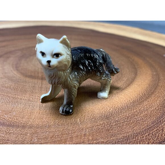 Vintage Miniature Hard Plastic Black & White Cat Figurine Collectible Decor - Picture 1 of 10